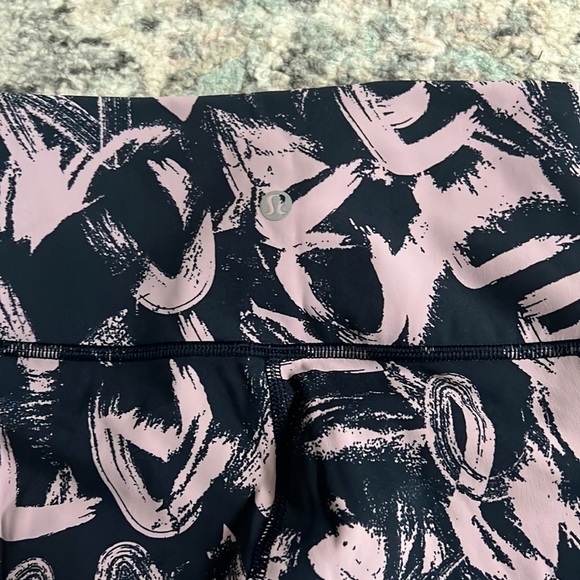 Lululemon Wunder Under High-Rise Tight *Full-On Luxtreme 28” - Picture 6 of 8